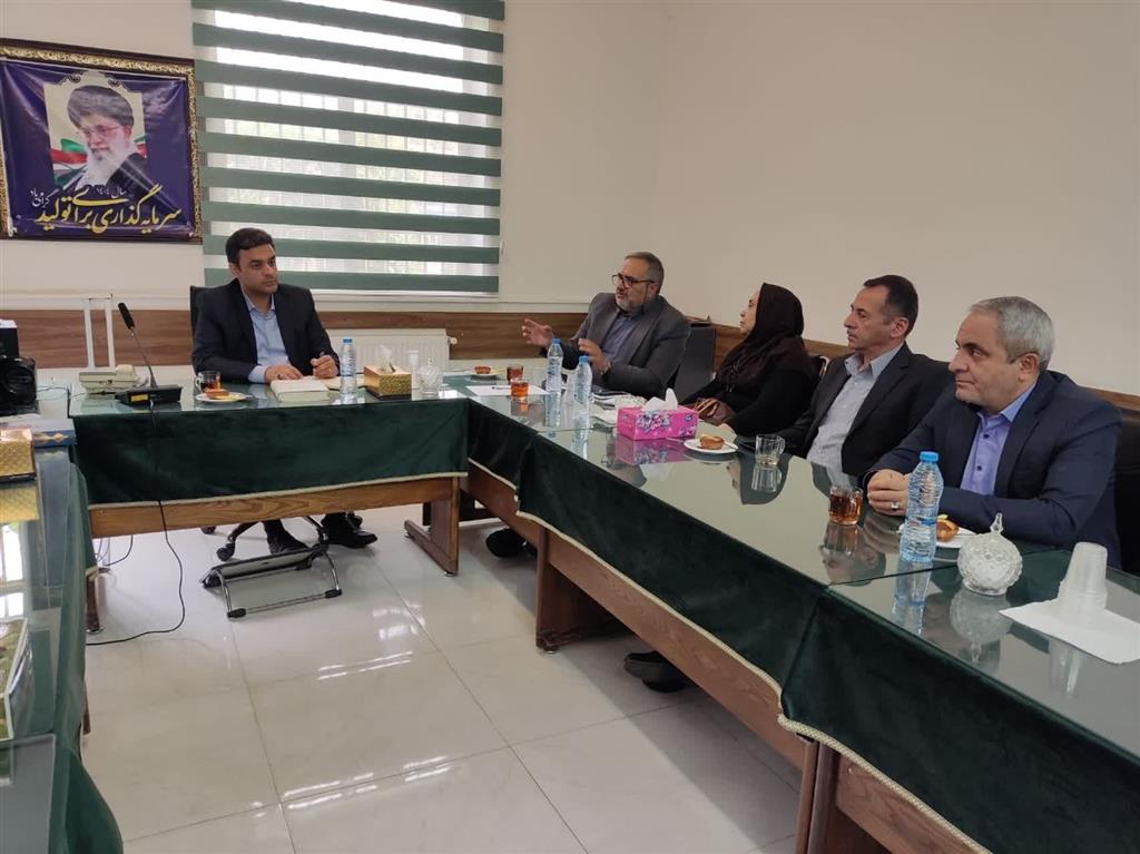 نشست مشترك مدیران معاونت سازمان تات و موسسه آموزش و ترویج كشاورزی با رئیس و مدیران مركز آموزش منابع و آبخیزداری دكتر جوانشیر ( كرج )
