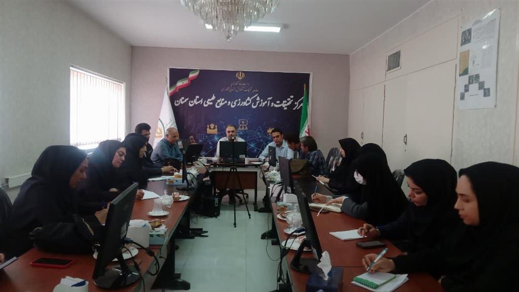 برگزاری دوره آموزشی« مدیریت تلفیقی آفات،بیماری هاوعلف های هرز درختان گردو »